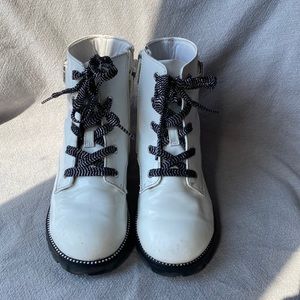 Dynasty Classics Girls Size 3 Patent White Boot with Sparkles